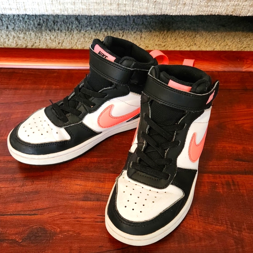 Nike Court Borough Mid 2